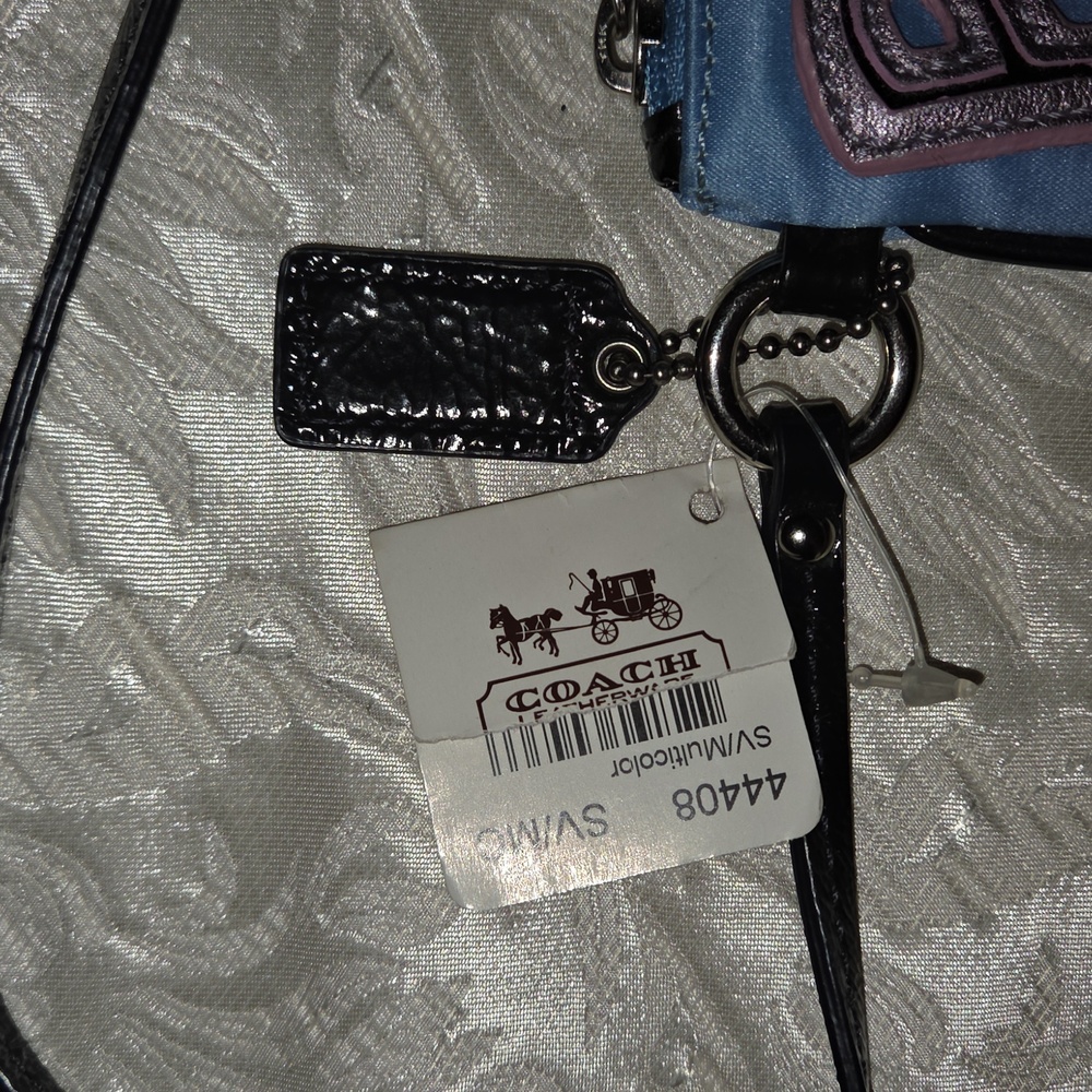 Coach 2Pc Poppy Limited Edition New York City Tote + Wristlet - Picture 6 of 13